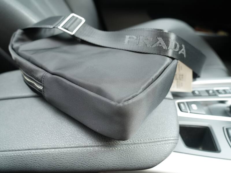 Prada Black 25x18x10cm shoulder bag — Premium Replica