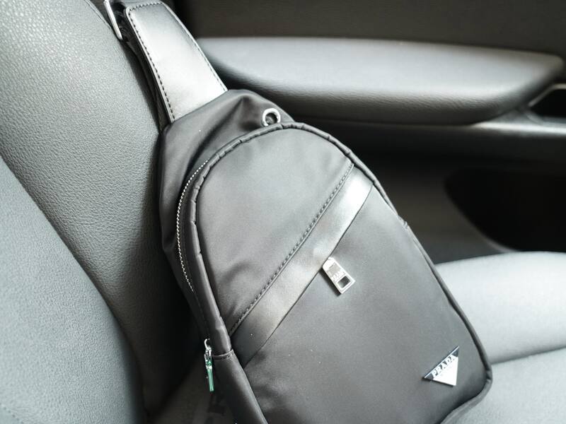 Prada Black 25x18x10cm shoulder bag — Premium Replica