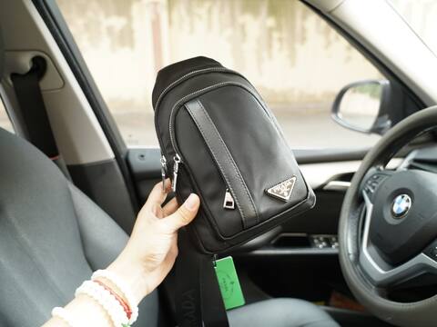 Prada Black 25x18x10cm shoulder bag Premium Replica