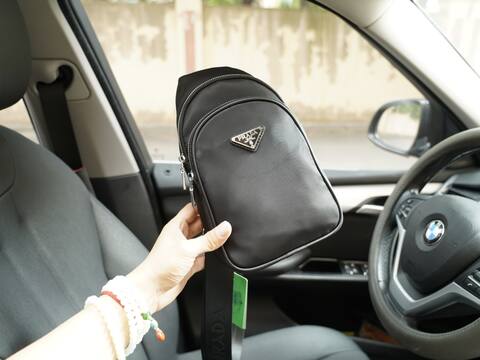 Prada Black 25x18x10cm shoulder bag Premium Replica