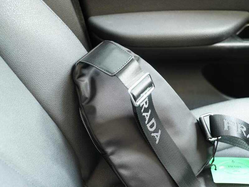 Prada Black 25x18x10cm shoulder bag — Premium Replica