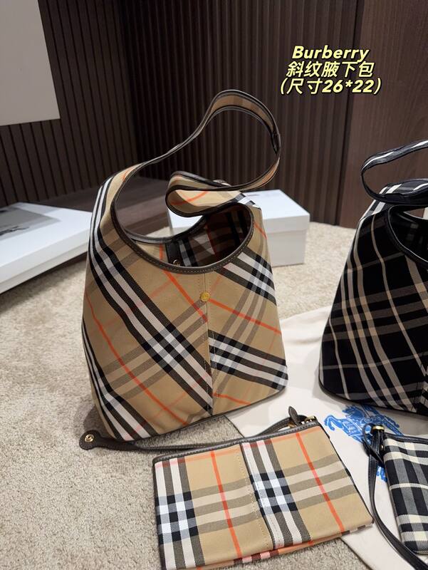 Burberry Beige Check / Black Check 26*22cm shoulder — Premium Replica