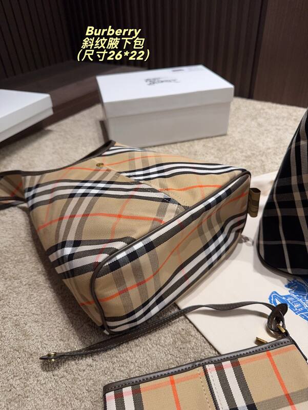 Burberry Beige Check / Black Check 26*22cm shoulder — Premium Replica