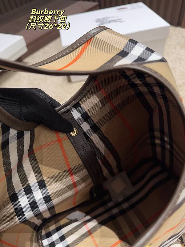 Burberry Beige Check / Black Check 26*22cm shoulder — Premium Replica