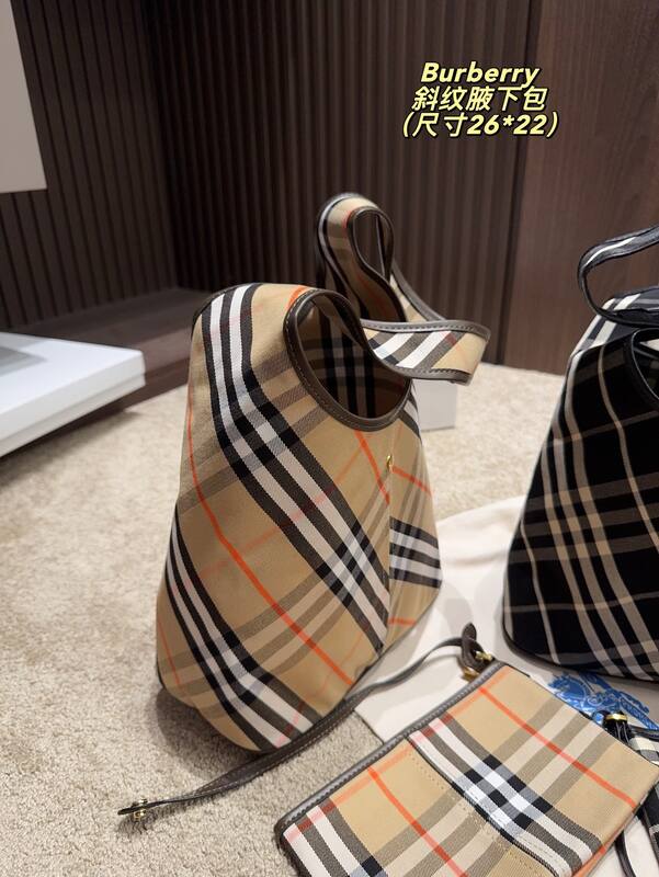 Burberry Beige Check / Black Check 26*22cm shoulder — Premium Replica