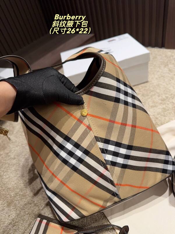 Burberry Beige Check / Black Check 26*22cm shoulder — Premium Replica