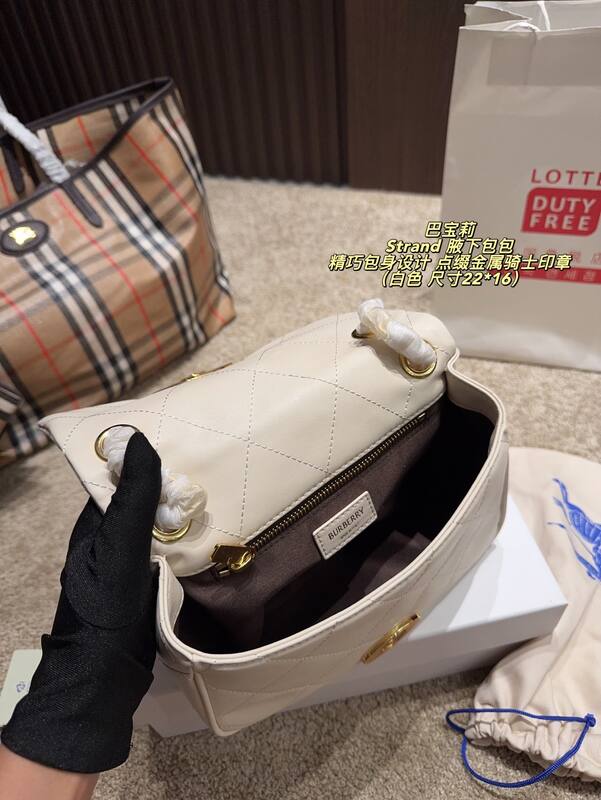 Burberry Strand White 22*16cm shoulder — AAA Quality Replica
