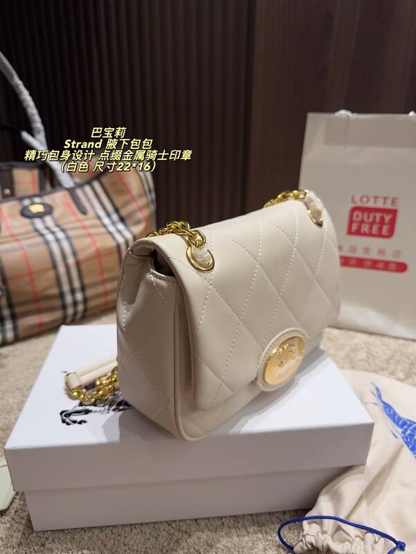 Burberry Strand White 22*16cm shoulder — AAA Quality Replica