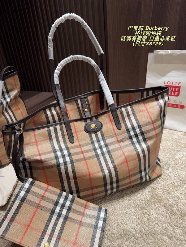 Burberry Haymarket Check / Brown Plaid with Dark Brown Trim 38*29cm tote — AAA Quality Replica