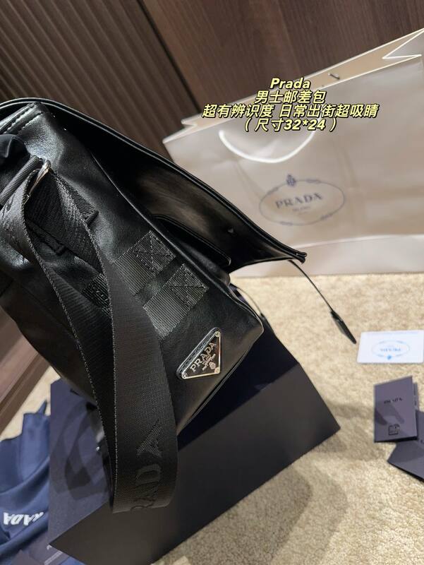 Prada Black leather 32*24cm crossbody — Top Quality Replica