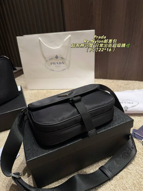 Prada Re-Nylon Black Nylon 22*16cm crossbody — Top Quality Replica