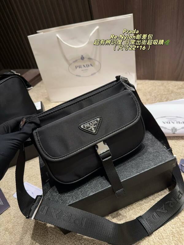 Prada Re-Nylon Black Nylon 22*16cm crossbody — Top Quality Replica