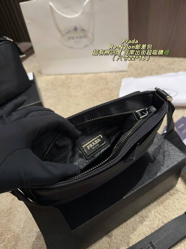 Prada Re-Nylon Black Nylon 22*16cm crossbody — Top Quality Replica