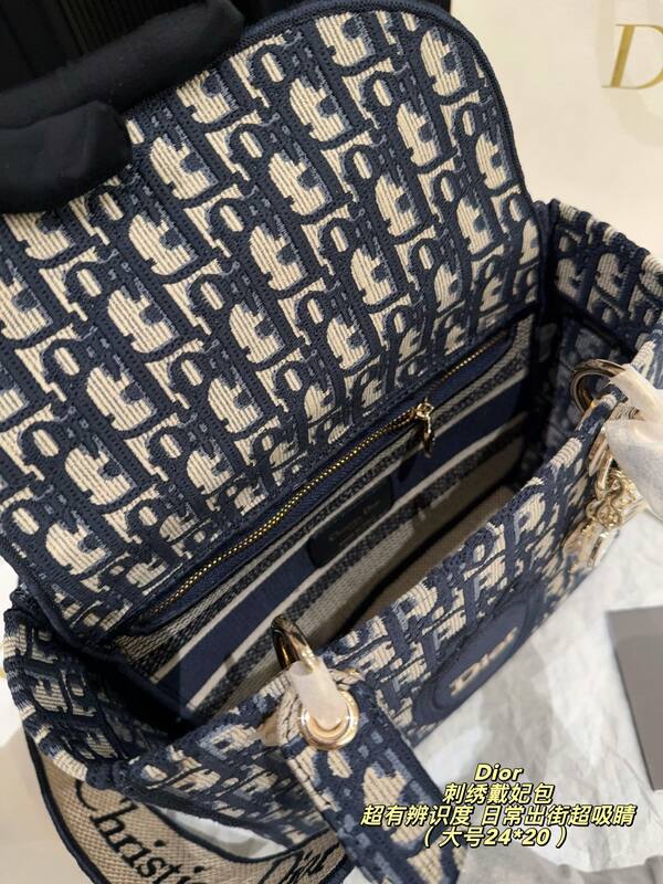 Dior Lady Blue Oblique embroidery shoulder — Top Quality Replica