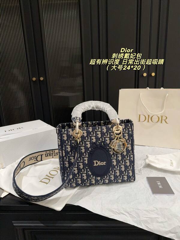 Dior Lady Blue Oblique embroidery shoulder — Top Quality Replica