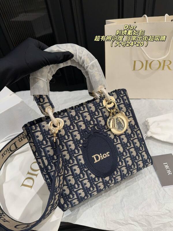 Dior Lady Blue Oblique embroidery shoulder — Top Quality Replica