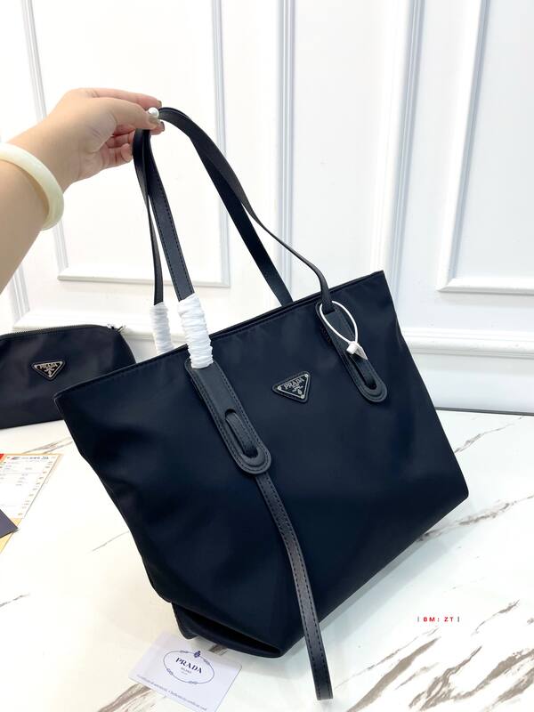 Prada Black shoulder bag — Premium Replica