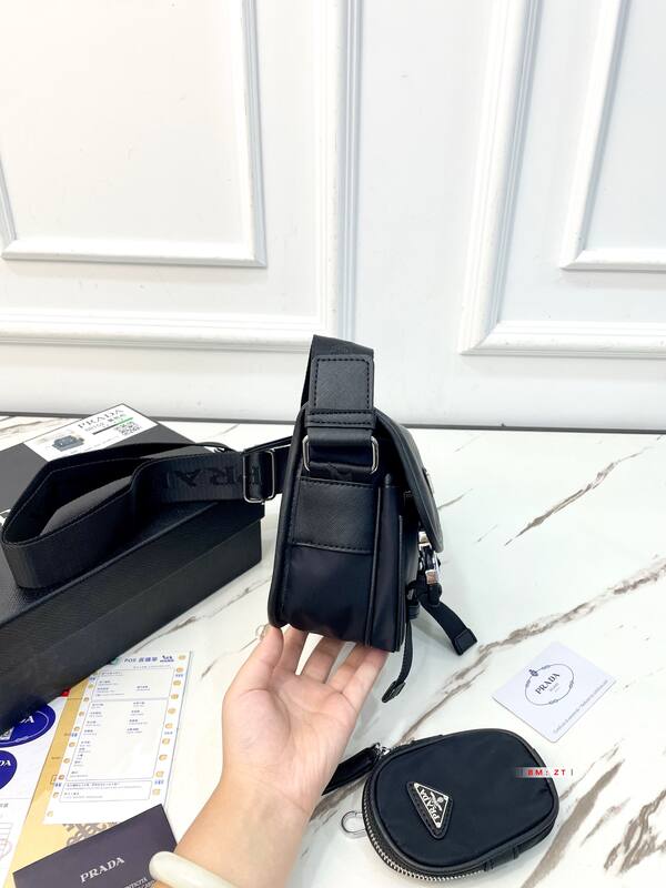 Prada Black 25x18x10cm shoulder bag — Premium Replica