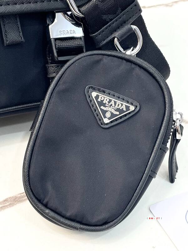 Prada Black 25x18x10cm shoulder bag — Premium Replica