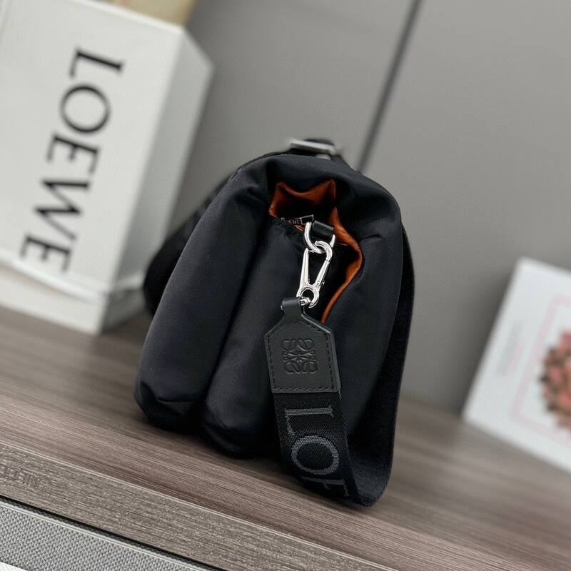 Loewe Black shoulder bag — 1:1 Replica