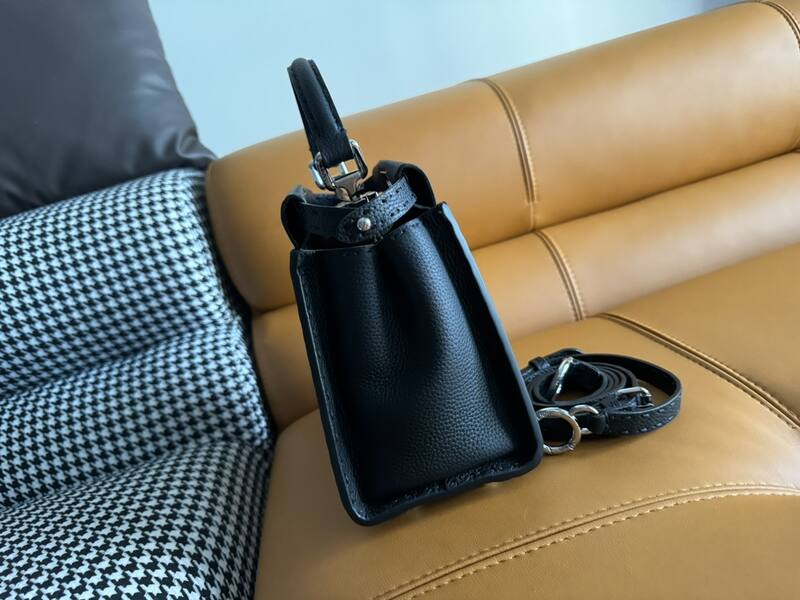 Fendi Peekaboo Black 33x22x14cm shoulder bag — 1:1 Replica