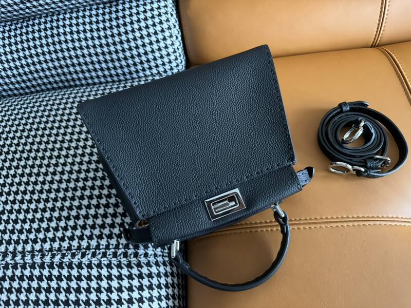 Fendi Peekaboo Black 33x22x14cm shoulder bag — 1:1 Replica