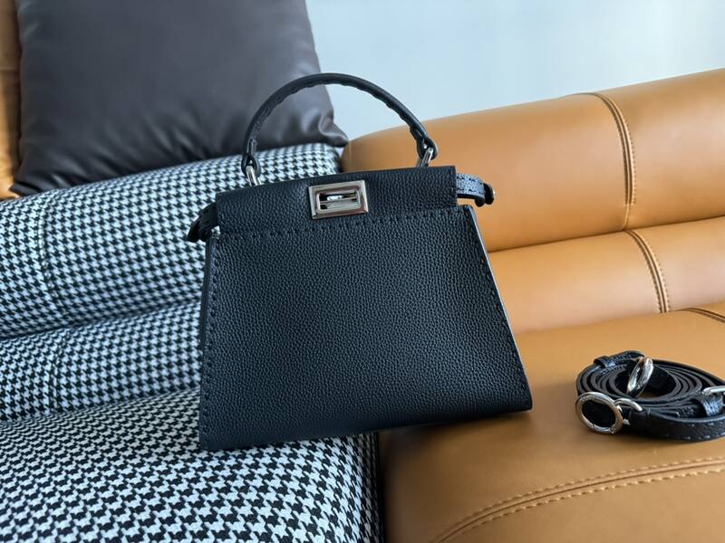 Fendi Peekaboo Black 33x22x14cm shoulder bag — 1:1 Replica