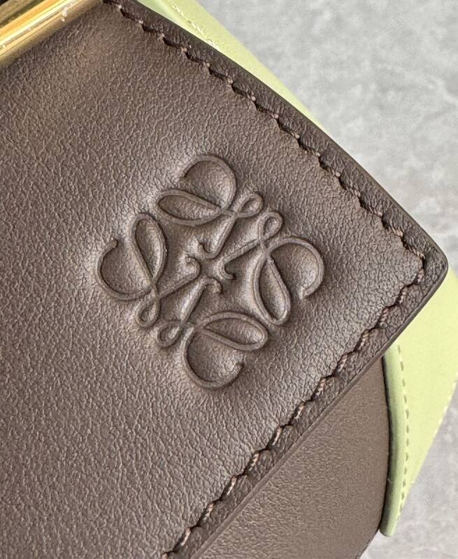 Loewe Brown 25x18x10cm shoulder bag — 1:1 Replica