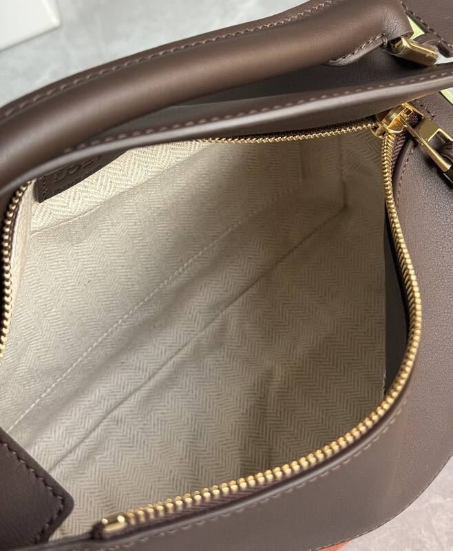Loewe Brown 25x18x10cm shoulder bag — 1:1 Replica