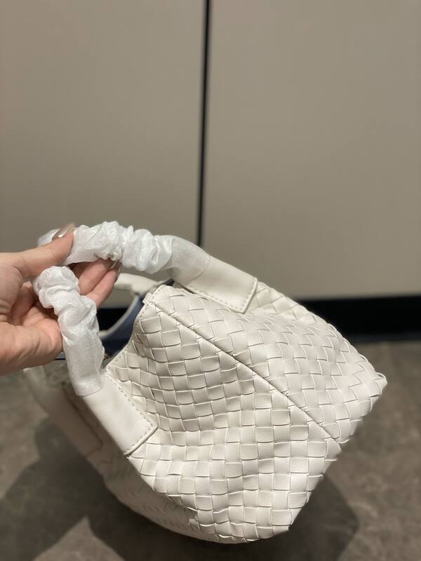 Bottega Veneta White shoulder bag — Top Quality Replica