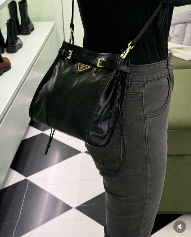 Prada Black 25x18x10cm shoulder bag — Premium Replica
