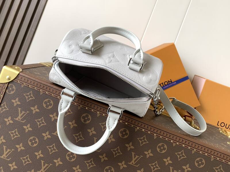 Louis Vuitton M28343 Light gray crossbody — 1:1 Replica