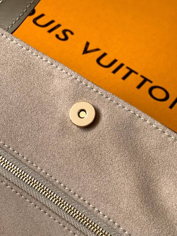 Louis Vuitton M25889 Beige Monogram Empreinte tote — Top Quality Replica