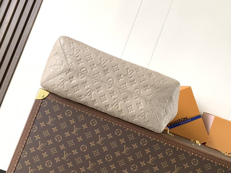 Louis Vuitton M25889 Beige Monogram Empreinte tote — Top Quality Replica