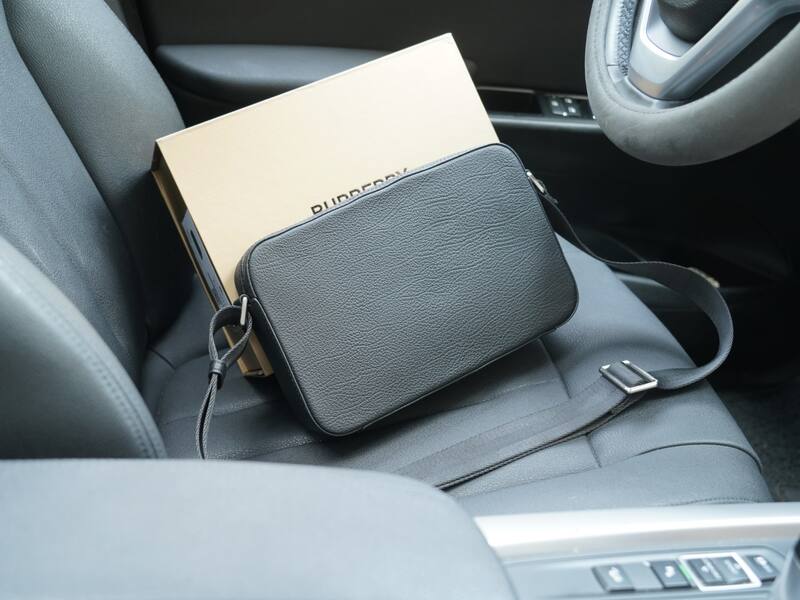 Burberry Black 25x18x10cm shoulder bag — 1:1 Replica