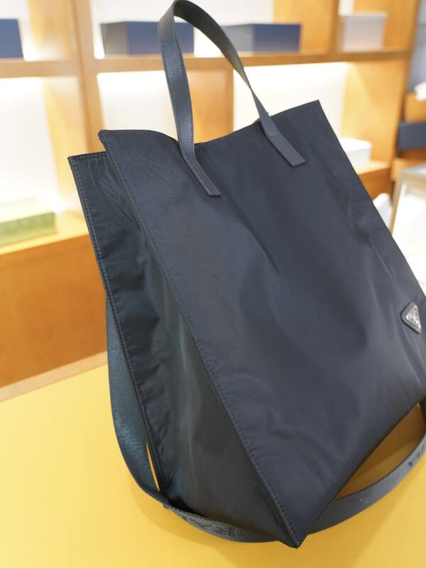 Prada Nylon black 35x36x17cm tote — Top Quality Replica