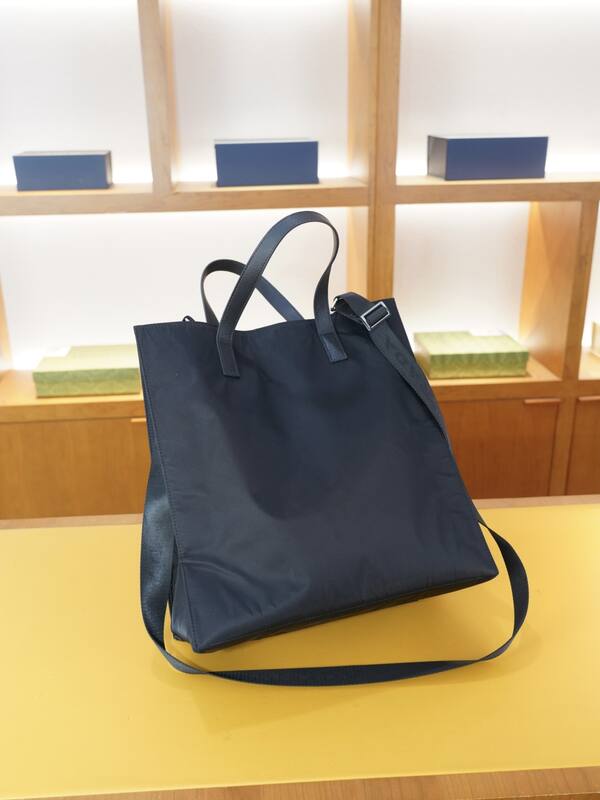 Prada Nylon black 35x36x17cm tote — Top Quality Replica
