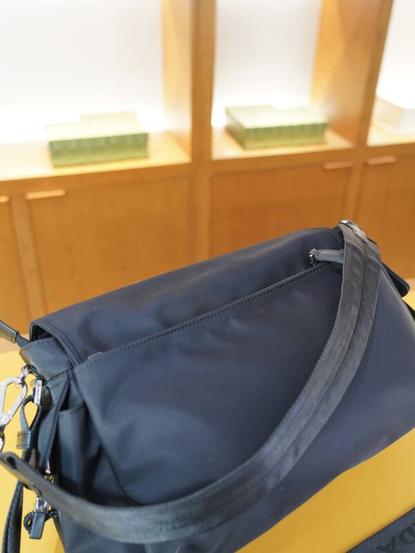 Prada Black shoulder bag — AAA Quality Replica