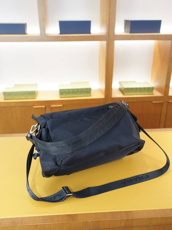 Prada Black shoulder bag — AAA Quality Replica