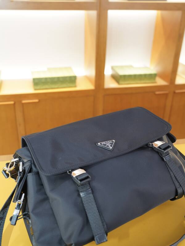 Prada Black shoulder bag — AAA Quality Replica