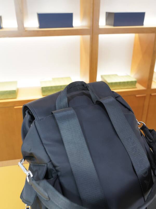 Prada Black shoulder bag — AAA Quality Replica