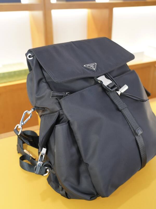 Prada Black shoulder bag — AAA Quality Replica
