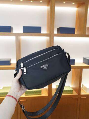Prada Black shoulder bag 1 1 Replica