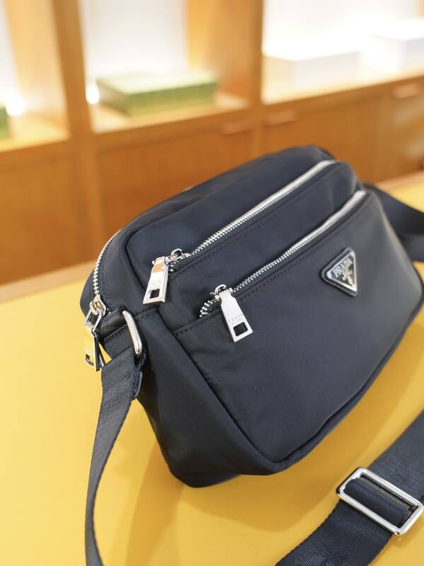 Prada Black shoulder bag — 1:1 Replica