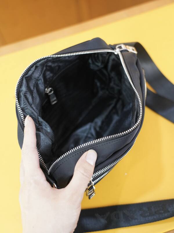 Prada Black shoulder bag — 1:1 Replica