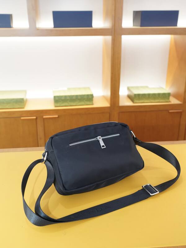 Prada Black shoulder bag — 1:1 Replica