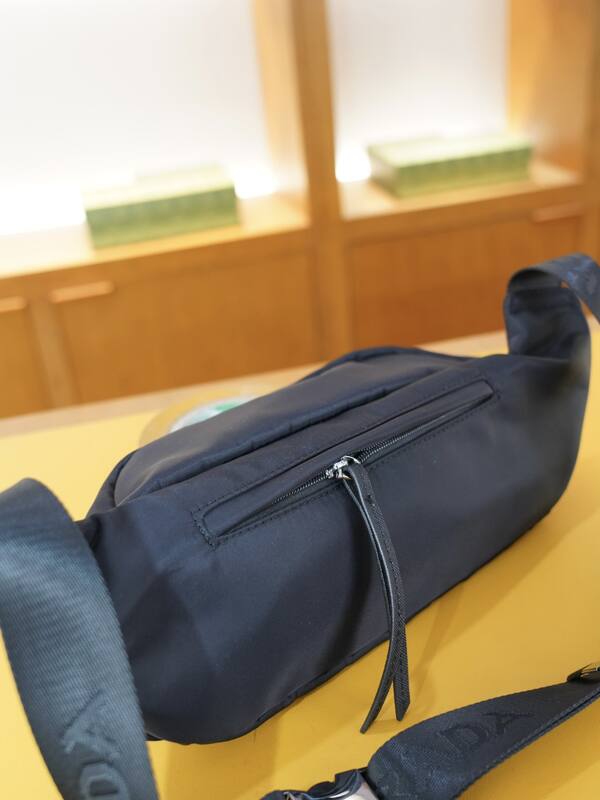 Prada Black shoulder bag — Top Quality Replica