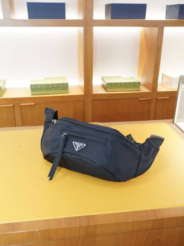 Prada Black shoulder bag — Top Quality Replica
