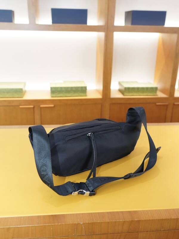 Prada Black shoulder bag — Top Quality Replica