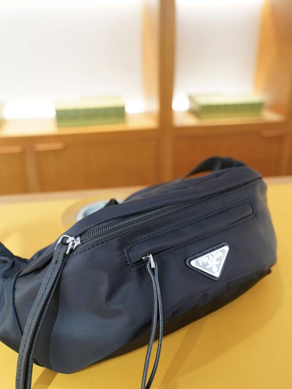 Prada Black shoulder bag — Top Quality Replica